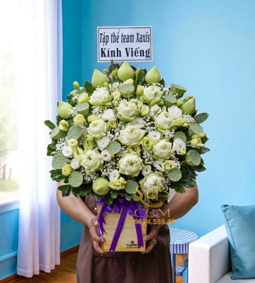 Giỏ Hoa Sen Trắng Chia Buồn HT289