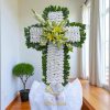 Kệ Hoa Chia Buồn Công Giáo HT293